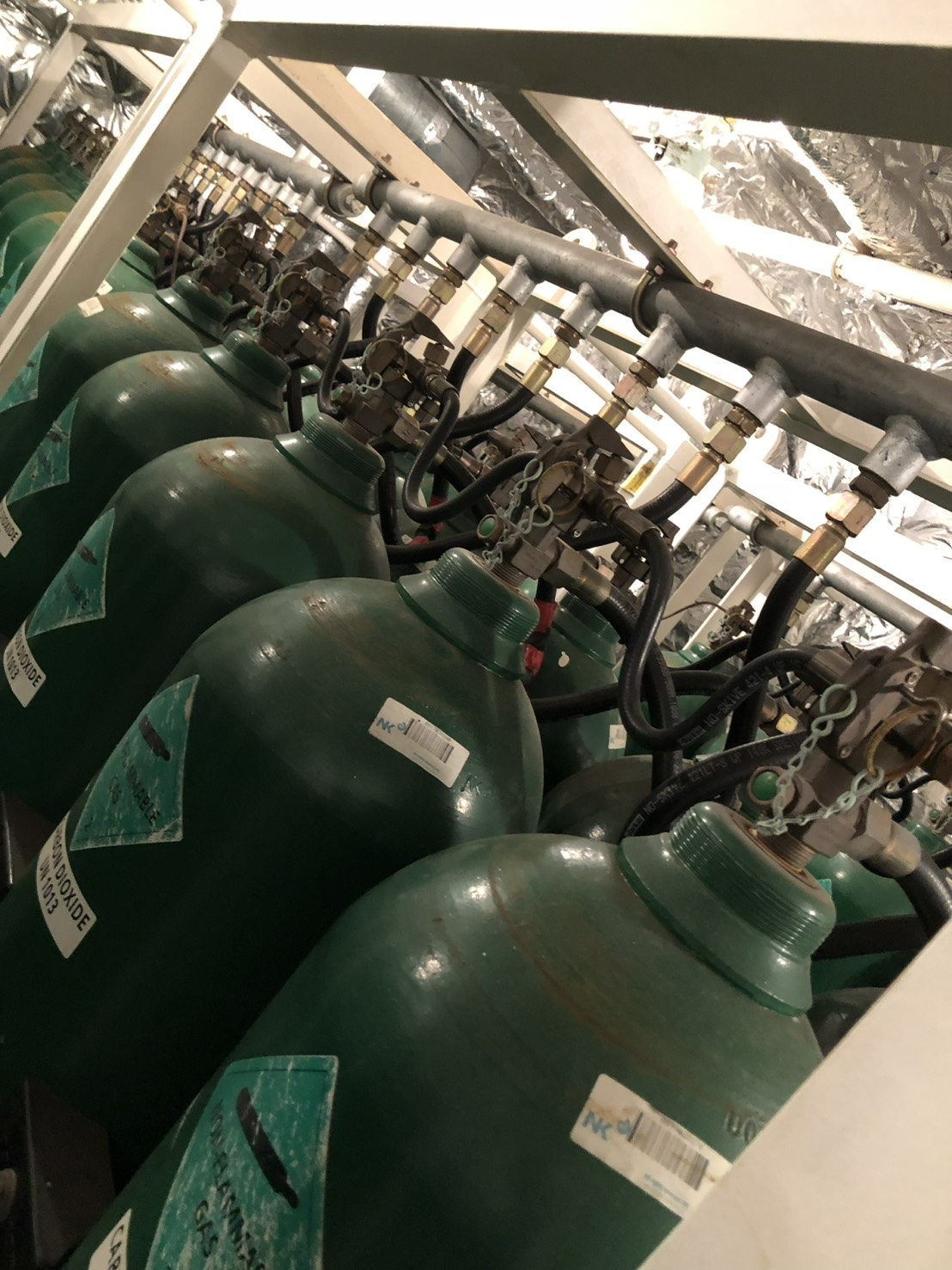 CO2高圧ガスボンベ